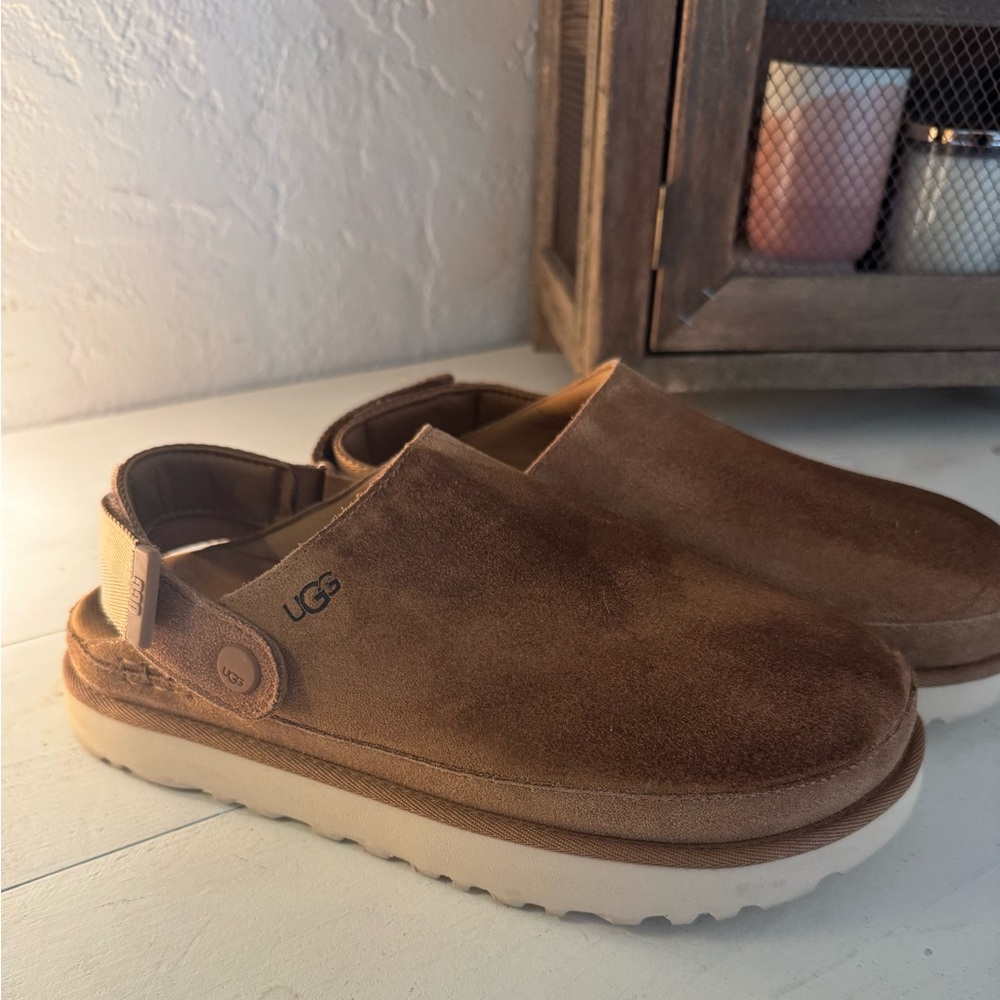 UGGS Goldenstar sz 10 Women’s- great condition.